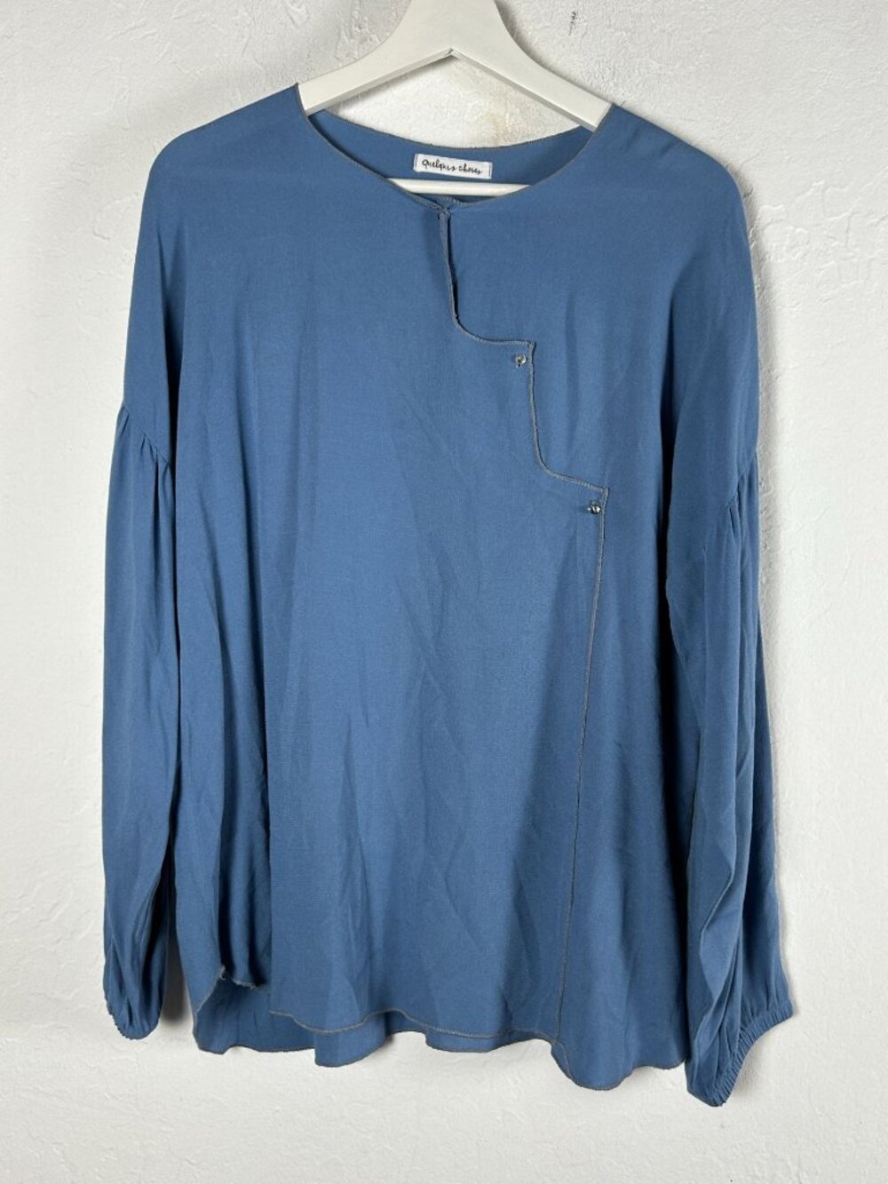 Quelques Chores Womens Blue Long Sleeve Blouse Asymmetric Button Detail Casual